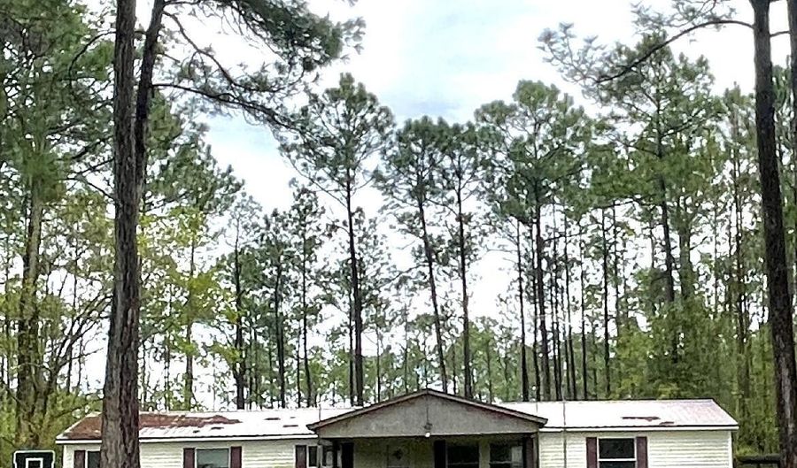 6400 Big Point Rd, Moss Point, MS 39562 - 3 Beds, 2 Bath