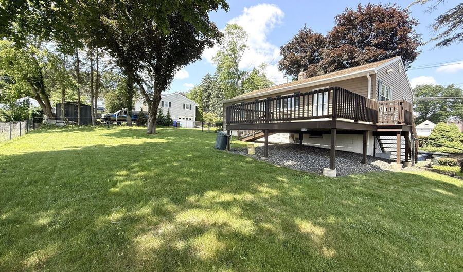 15-17 Beckerle St, Danbury, CT 06811 - 3 Beds, 1 Bath