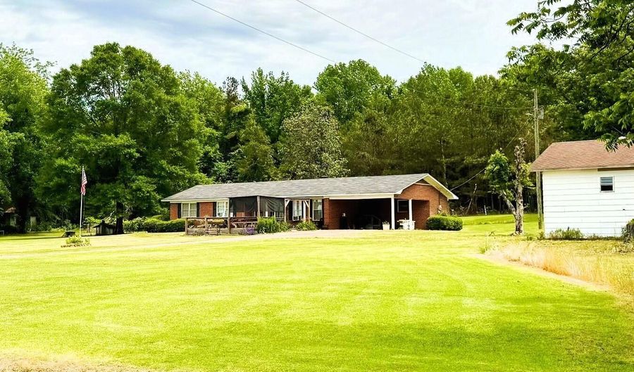 506 Highway 32, Bruce, MS 38915 - 3 Beds, 2 Bath