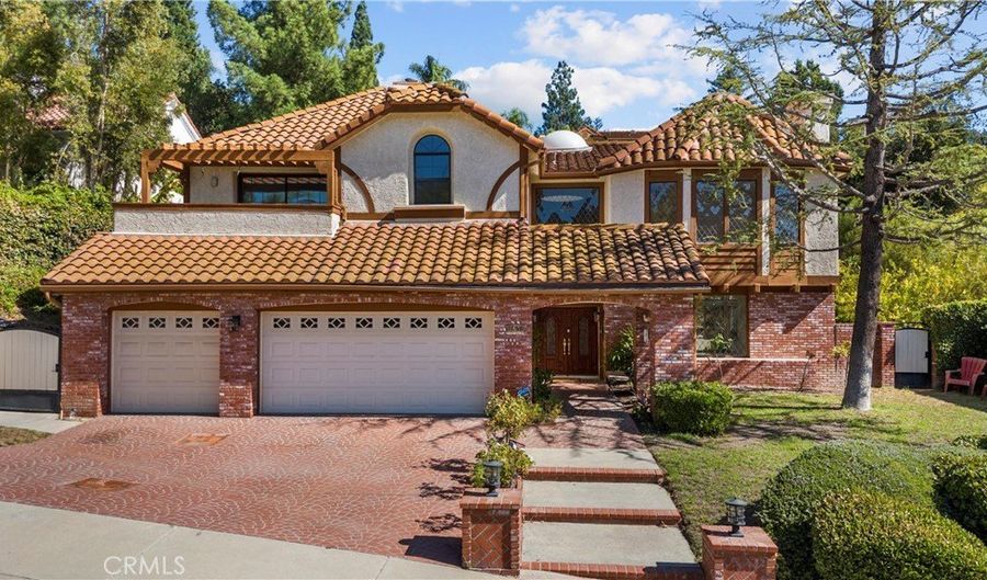 6056 Lake Lindero, Agoura Hills, CA 91301 - 4 Beds, 4 Bath