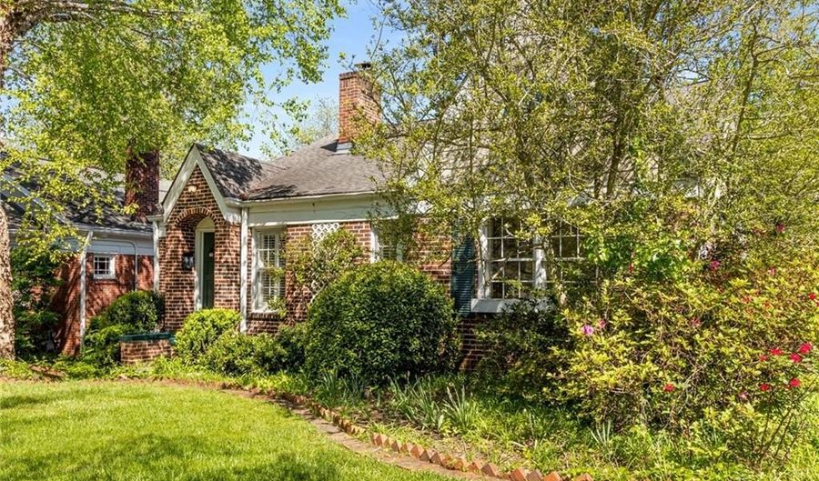 666 Yorkshire Rd NE, Atlanta, GA 30306 - 3 Beds, 2 Bath