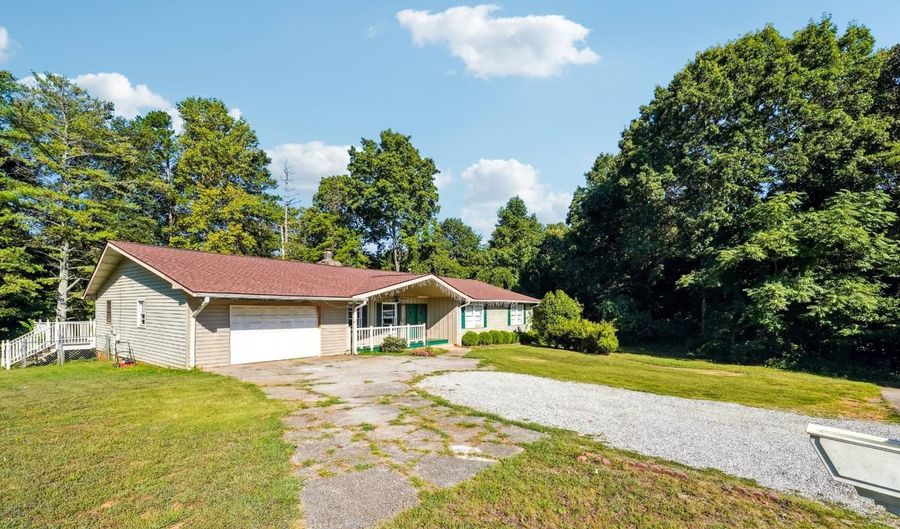 313 Kimsey St, Baldwin, GA 30511 - 3 Beds, 3 Bath