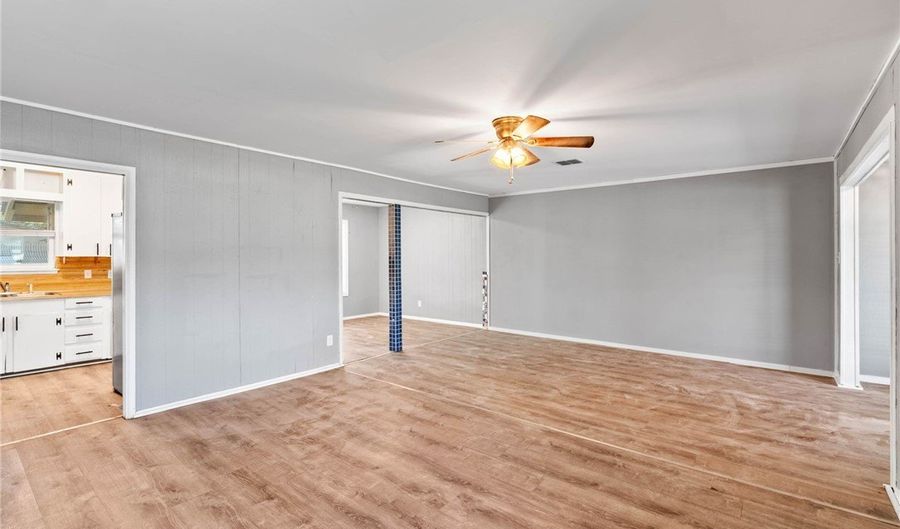1309 Oak Park Dr, Aransas Pass, TX 78336 - 3 Beds, 2 Bath