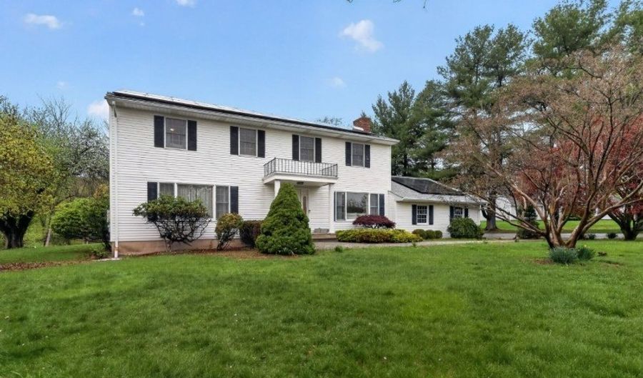 8 Telfer Dr, Alloway, NJ 07418 - 4 Beds, 3 Bath