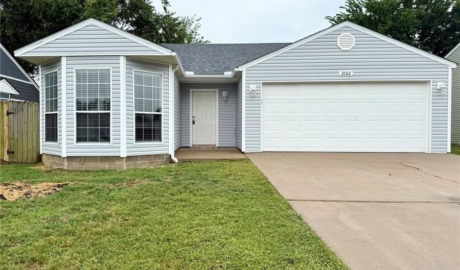 3102 12th St, Bentonville, AR 72712 - 3 Beds, 2 Bath