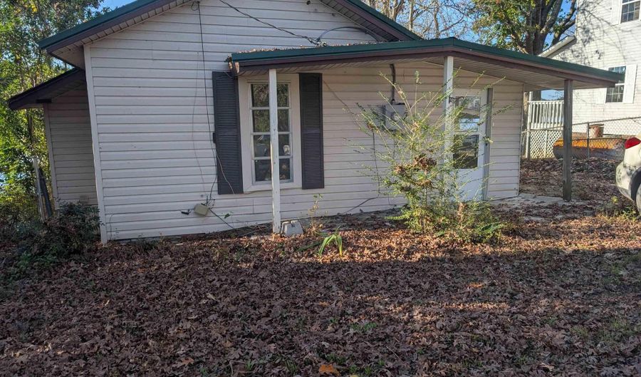 963 BOATWORKS Rd, Adger, AL 35006 - 1 Beds, 2 Bath