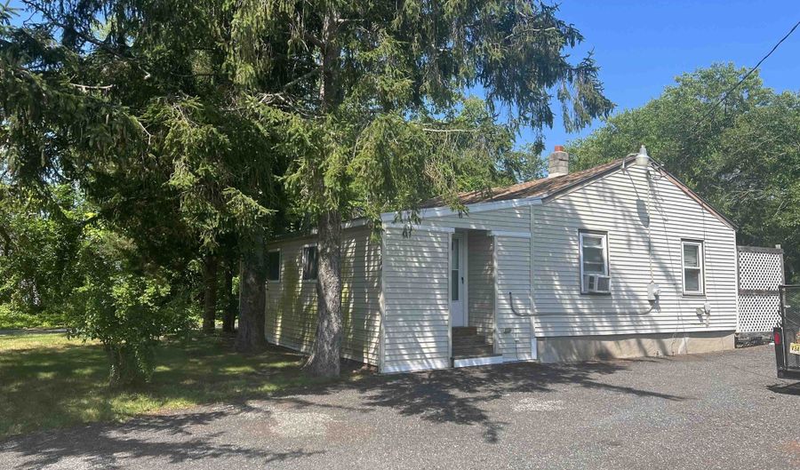 1706 Rt 9 S, Whitesboro, NJ 08210 - 3 Beds, 2 Bath