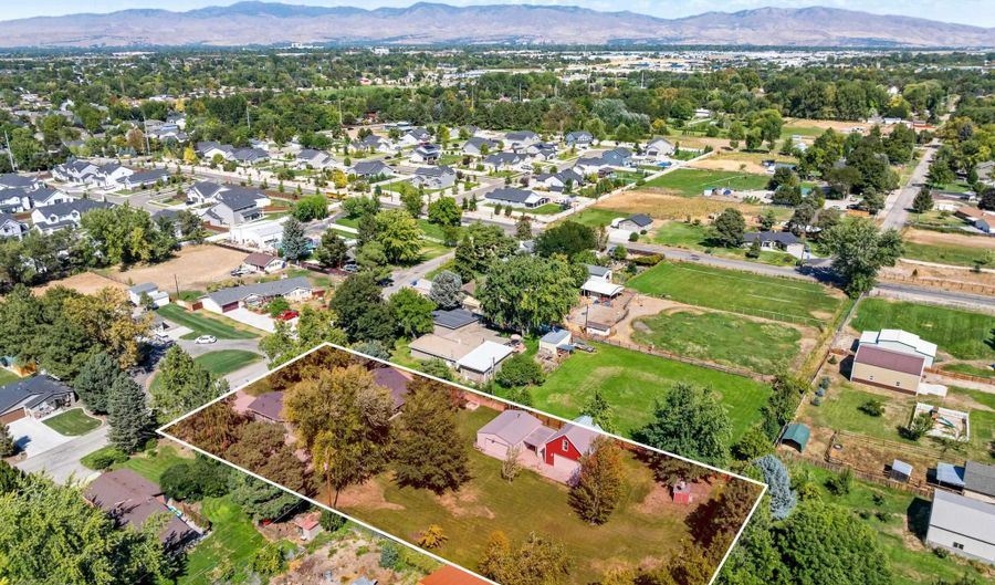 9957 W Roan Meadows Dr, Boise, ID 83709 - 4 Beds, 3 Bath