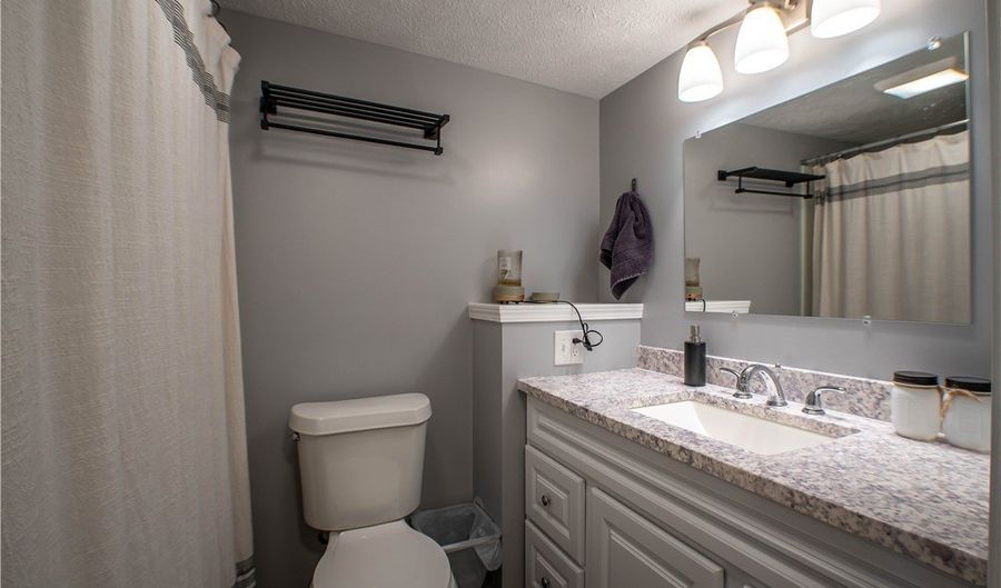 2730 Chelsea Dr, Akron, OH 44312 - 3 Beds, 2 Bath