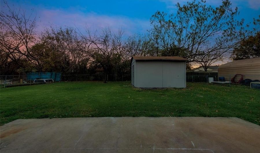 119 Chris Ct, Alvarado, TX 76009 - 3 Beds, 2 Bath