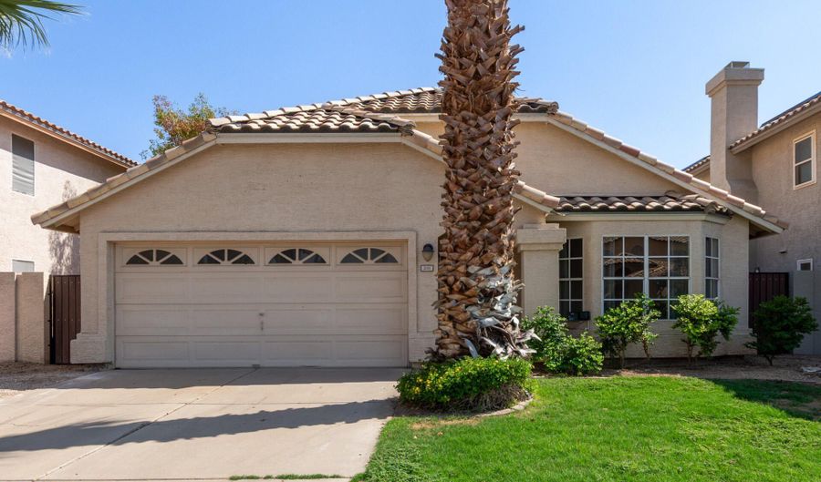 3111 W BAYLOR Ln, Chandler, AZ 85226 - 4 Beds, 3 Bath