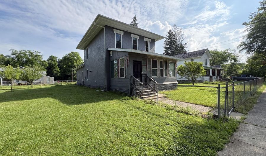216 W Chestnut St, Albion, MI 49224 - 3 Beds, 2 Bath