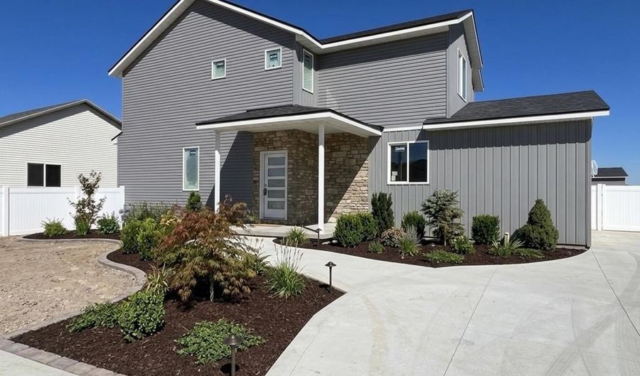 1018 Alpine Ave, Chubbuck, ID 83202 - 3 Beds, 3 Bath