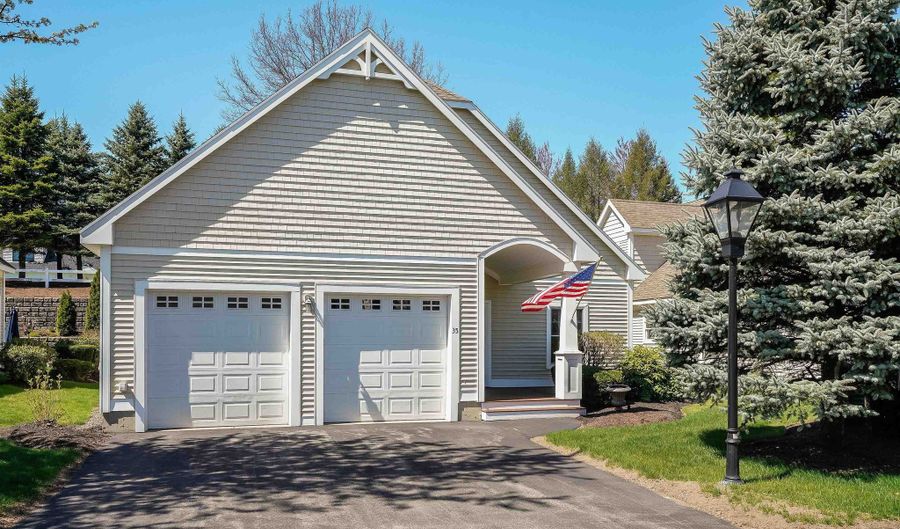 35 Metea Ln, Bedford, NH 03110 - 2 Beds, 2 Bath