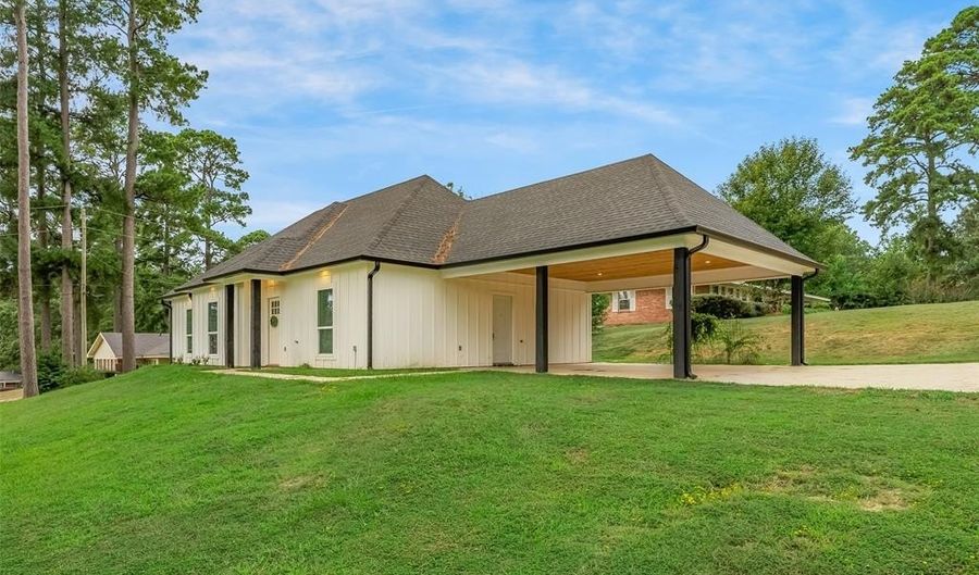 1101 Louisiana Ave, Minden, LA 71055 - 3 Beds, 2 Bath