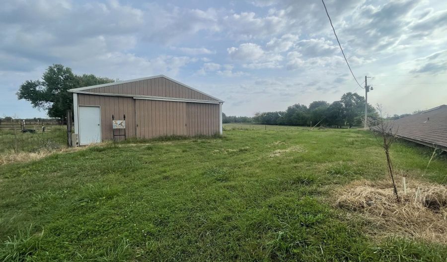 27523 Thorn Rd, Asbury, MO 64832 - 2 Beds, 2 Bath