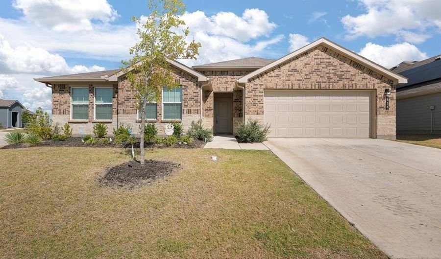516 Highland Park Trl, Alvarado, TX 76009 - 5 Beds, 3 Bath