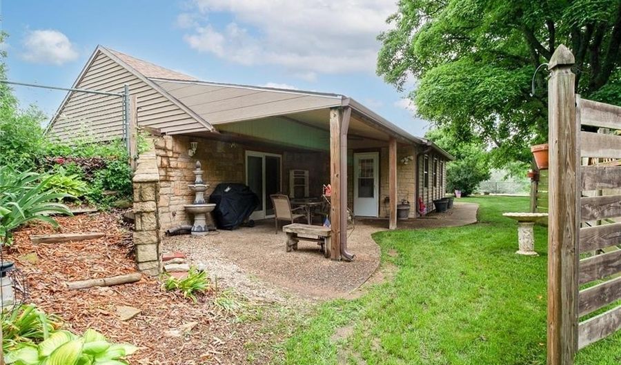 18345 Nottingham Ct, Basehor, KS 66007 - 3 Beds, 2 Bath