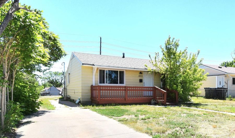 233 HYNDS Ave, Cheyenne, WY 82007 - 3 Beds, 2 Bath