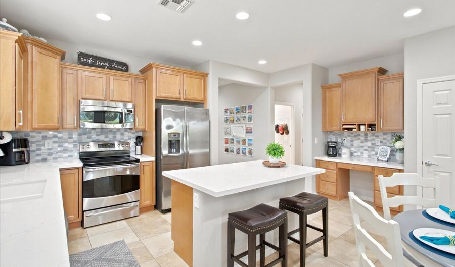 21300 N 262ND Dr, Buckeye, AZ 85396 - 2 Beds, 2 Bath