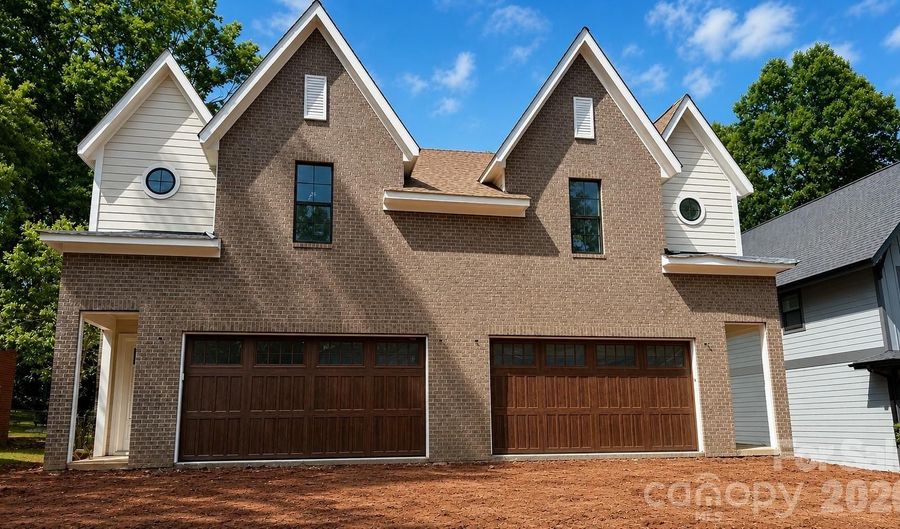 2621 Springway Dr, Charlotte, NC 28205 - 4 Beds, 8 Bath