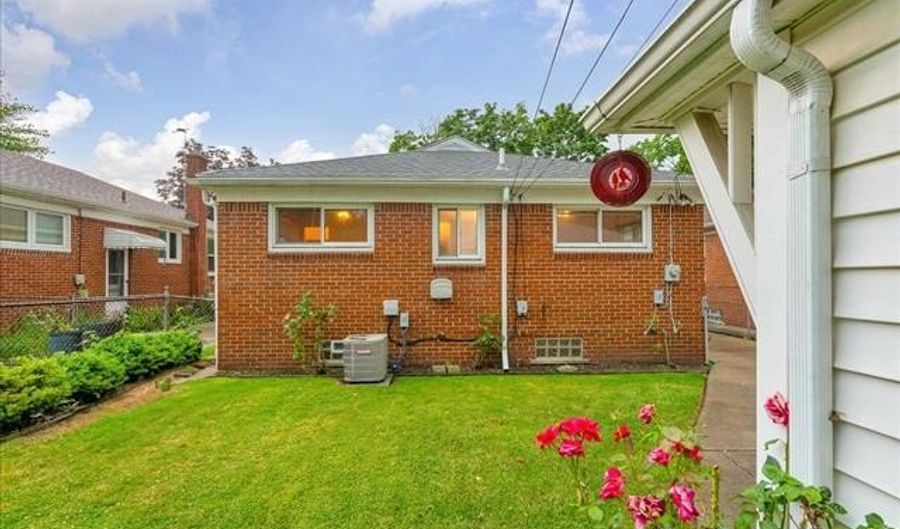 19030 Champaign Rd, Allen Park, MI 48101 - 3 Beds, 2 Bath