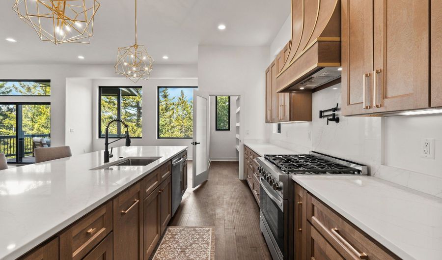 215 Whisper Ridge Dr, Bigfork, MT 59911 - 4 Beds, 5 Bath
