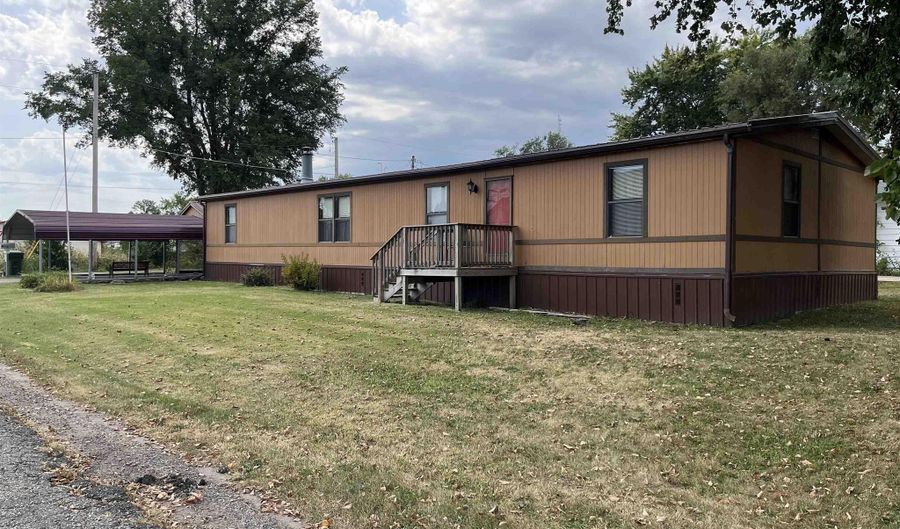 18 12th Ave W, Albia, IA 52531 - 3 Beds, 2 Bath