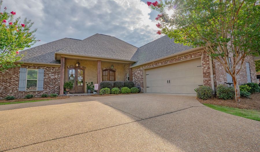 636 Hidden Hills Xing, Brandon, MS 39047 - 4 Beds, 4 Bath