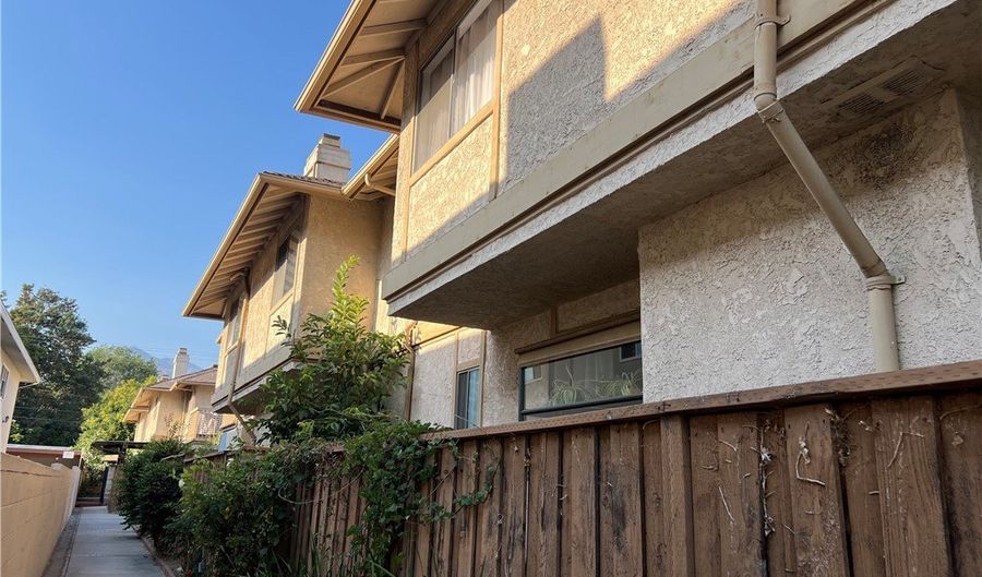 735 Arcadia Ave L, Arcadia, CA 91007 - 3 Beds, 3 Bath