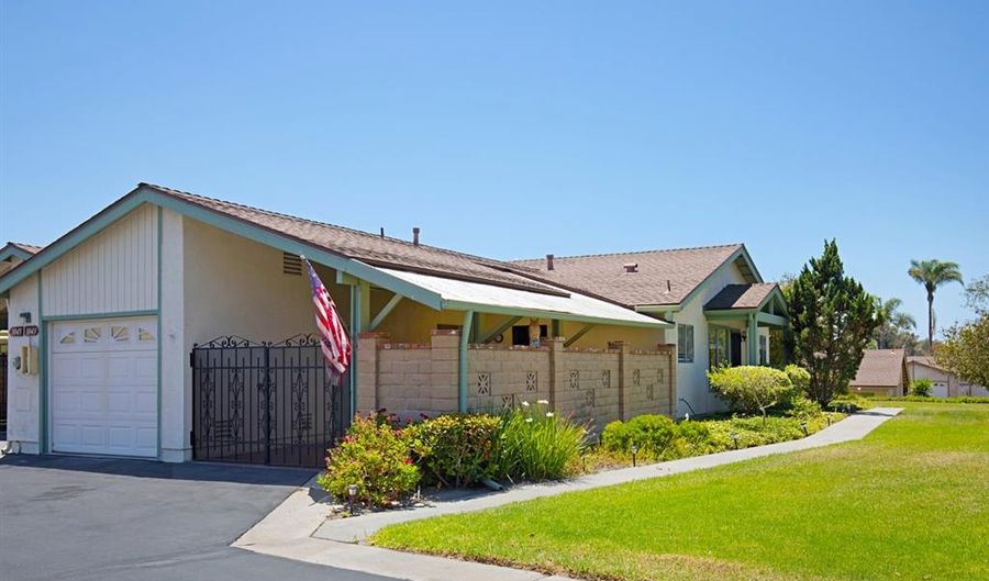 1043 Eider Way, Oceanside, CA 92057 - 2 Beds, 2 Bath