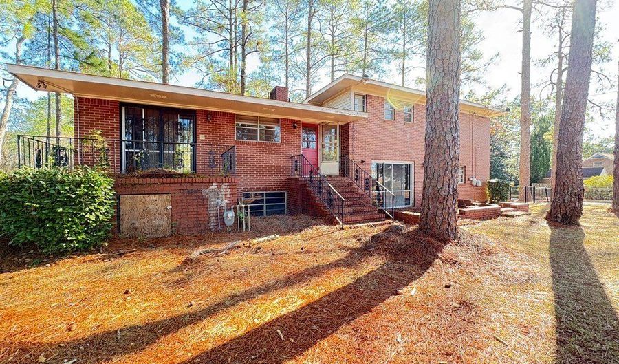 1407 S CLEVELAND St, Albany, GA 31701 - 4 Beds, 3 Bath