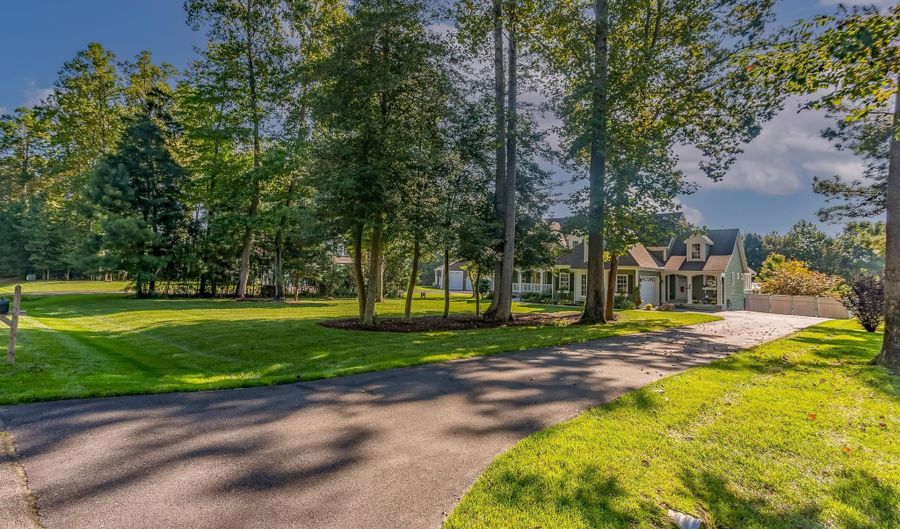 32579 WOODS Ct, Harbeson, DE 19951 - 4 Beds, 3 Bath