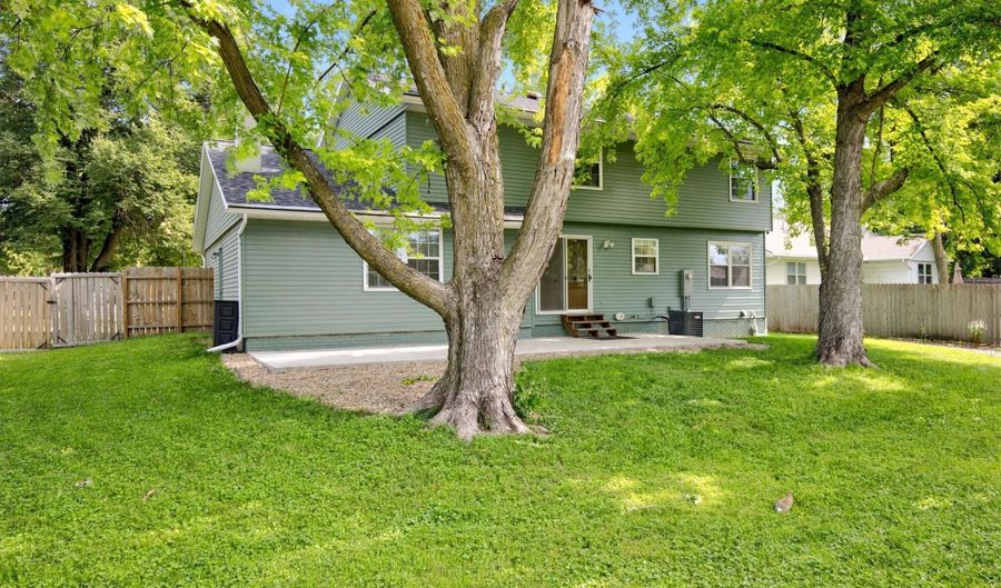 1421 NW Pebble Dr, Ankeny, IA 50023 - 4 Beds, 3 Bath