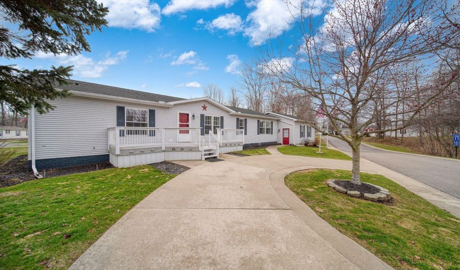 701 Missouri River Dr, Adrian, MI 49221 - 3 Beds, 2 Bath
