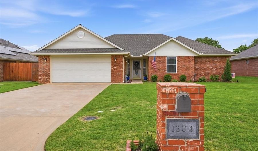 1204 Wendy Ln, Altus, OK 73521 - 3 Beds, 2 Bath
