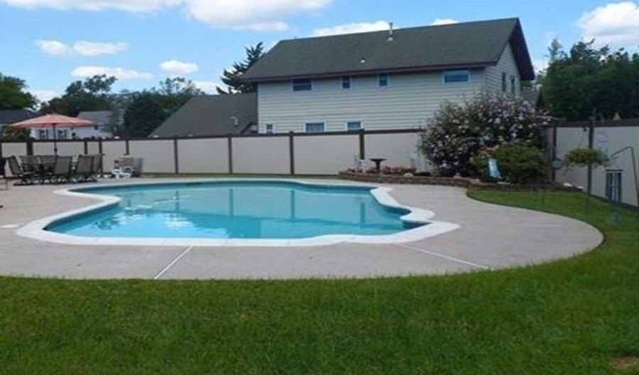 110 E LakeView Dr, Egg Harbor Twp., NJ 08234 - 5 Beds, 4 Bath