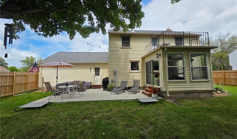 2007 W Oakland Ave, Austin, MN 55912 - 3 Beds, 2 Bath