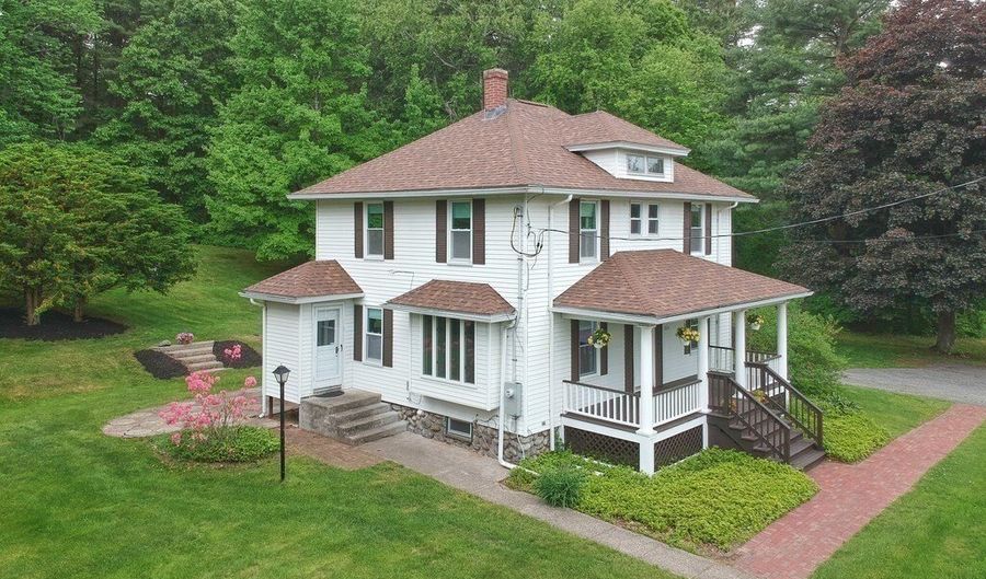 304 South St, Auburn, MA 01501 - 4 Beds, 2 Bath
