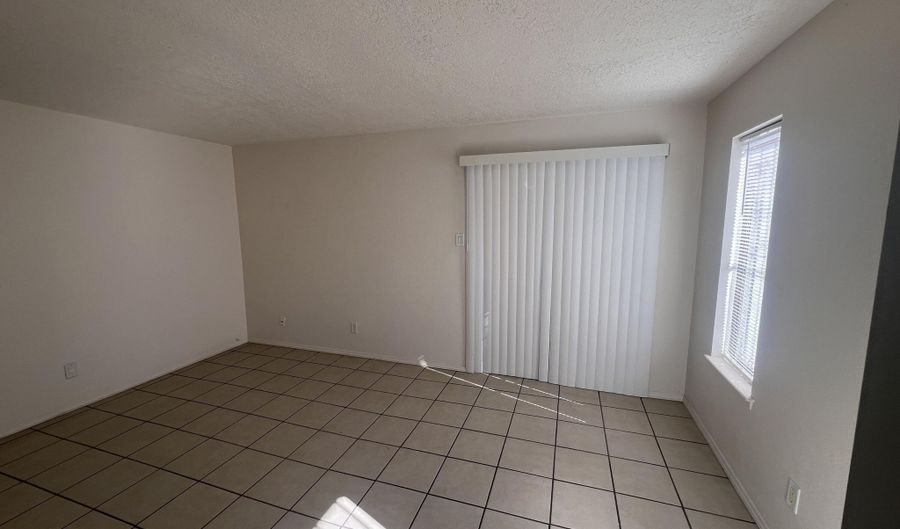 1005 Dickerson Dr SE A, Albuquerque, NM 87106 - 1 Beds, 1 Bath