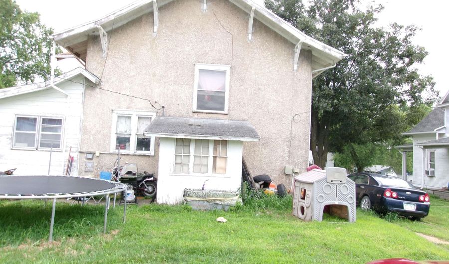 108 W Filmore St, Afton, IA 50830 - 5 Beds, 2 Bath