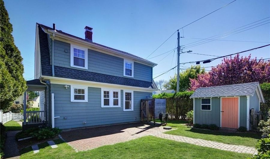 58 Bliss Rd, Newport, RI 02840 - 3 Beds, 3 Bath