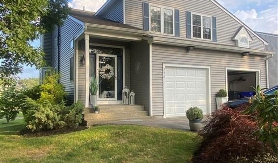 24 Pond Ct 24A, North Providence, RI 02904 - 2 Beds, 2 Bath