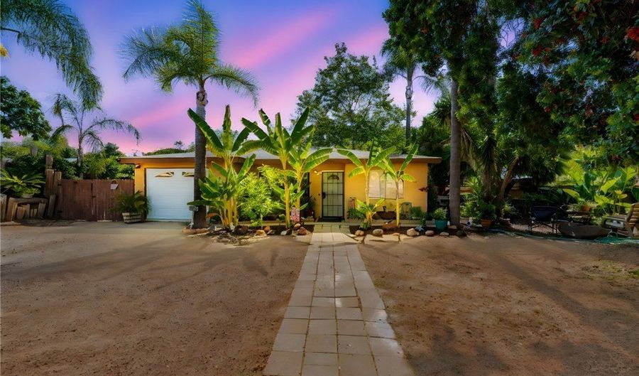 2048 Pomegranate Ln, Fallbrook, CA 92028 - 3 Beds, 2 Bath