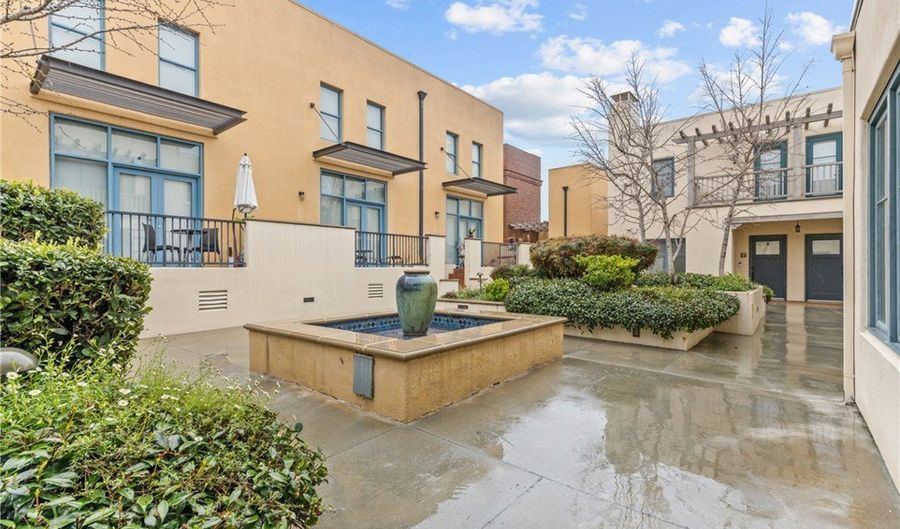 809 Meridian Ave U, South Pasadena, CA 91030 - 2 Beds, 3 Bath