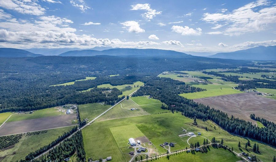 135 Honeysuckle Rd, Bonners Ferry, ID 83805 - 3 Beds, 2 Bath