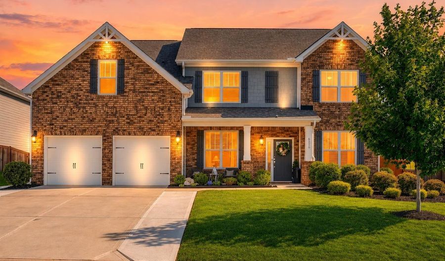 6055 Thicket Ln, Boiling Springs, SC 29316 - 5 Beds, 4 Bath