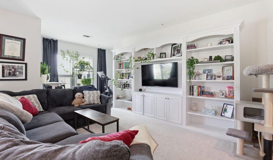 277 S PICKETT St 302, Alexandria, VA 22304 - 2 Beds, 2 Bath