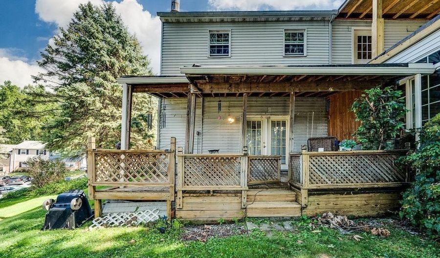 1261 FOX Run, Reading, PA 19606 - 3 Beds, 2 Bath