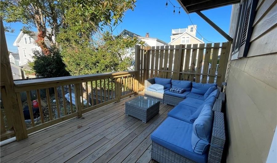29 Anthony St, Newport, RI 02840 - 3 Beds, 2 Bath